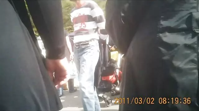A pasit lebuktatja a GF, miközben megcsavarja a gömbölyű méjtorok anyját