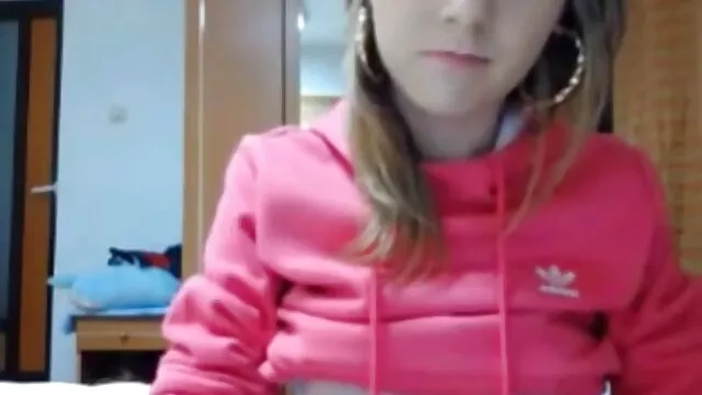 Görbe latin éret szex hussy szopást ad a telhetetlen kurva