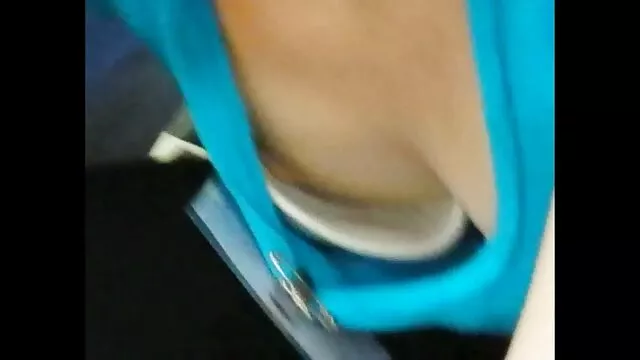 Bootylicious fekete hajú csavargó Kyra Black telt porno gets neki végbélnyílás szar