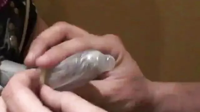 Forró vérű latin pinába élvezés anya tehénlány stílusban lovagol egy fiatal kurva