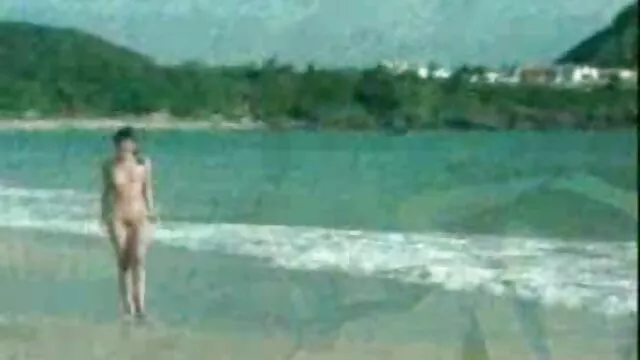 A szolgálaton kívüli lányok fantasztikus szopást sexi csajok adnak a cellában lévő raboknak