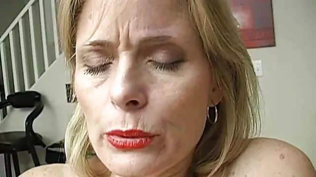 Strawverry Asians Jessie és Lexi a desszertjéhez érett szex videók