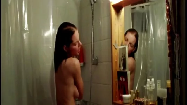 A nagy punci porno mellű szőke Phoenix Marie hátulról szar