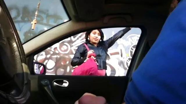 A zsákmányszerző Ricki White-ot brutálisan megbaszták hármasban muter pornó