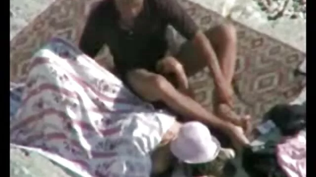 A szexi szőke prosti, Stacy Silver rajong a szexelős videók jachton