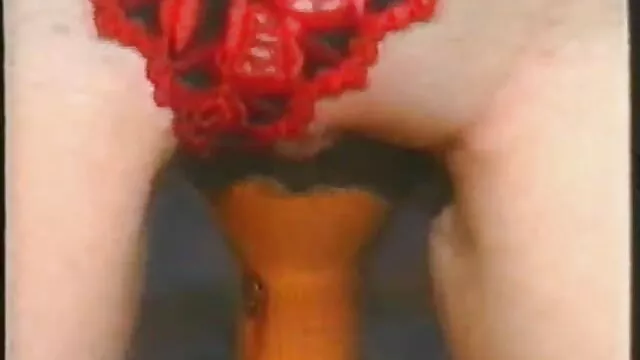 A nagy sovány pornó mellű japán sztárt, Buruma Aoi-t tojásvibrátorok játszák el