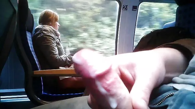 A dögös kedves Leilani szereti a barna oreg fiatal sex nagy kakas ízét
