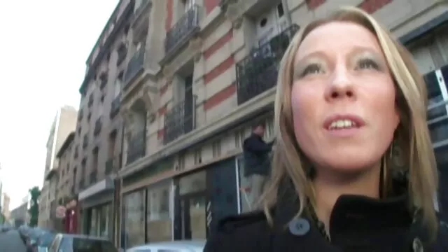 Hülye jap amatőr sex tini csaj Iruka Sakana masszírozza a punciját