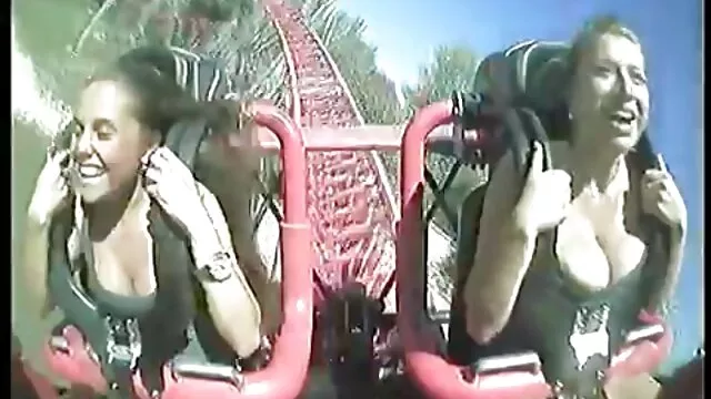 A nyájas szőke élvezi, hogy rózsaszínes puncit sexi videok eszik, és vibrátor baszik anális lyukat
